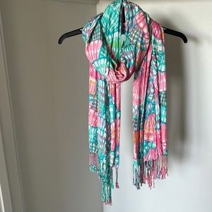 Lilly Pulitzer Murfee Scarf in Oh Shello print